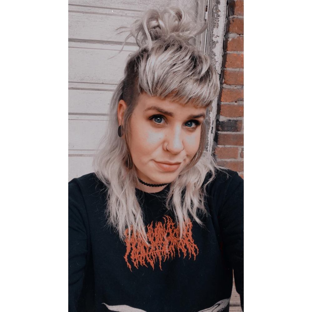 Meet your Posher, Courtney